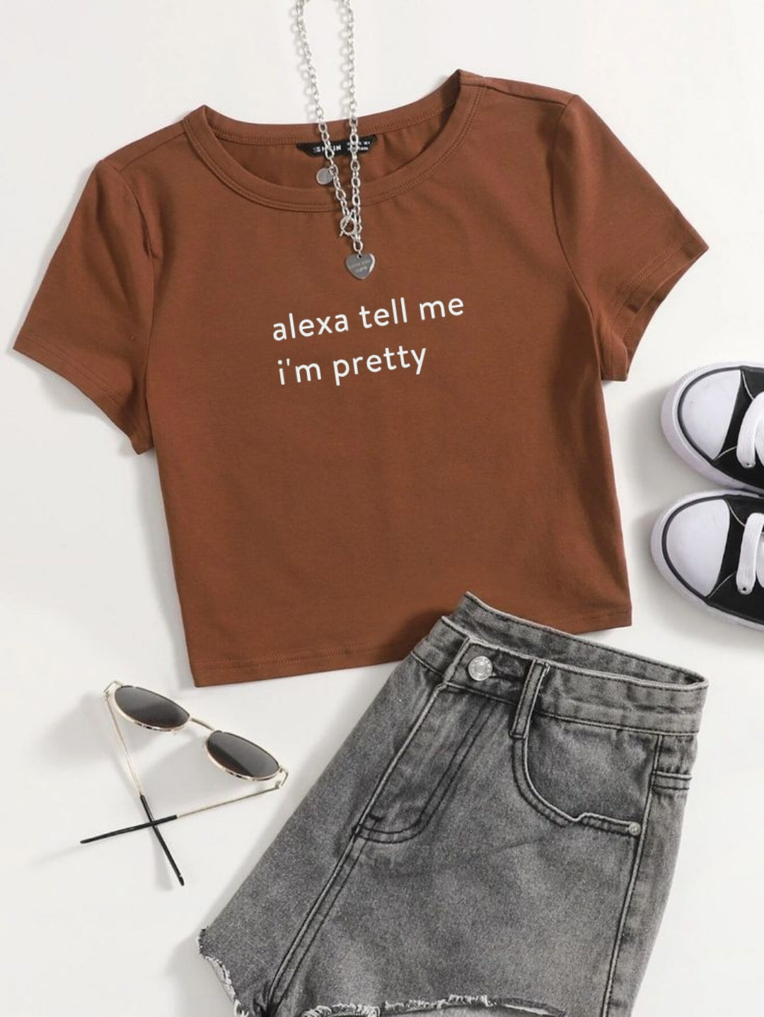 Bare Essentials: Chic Crop Tees for Every Girl's Wardrobe"