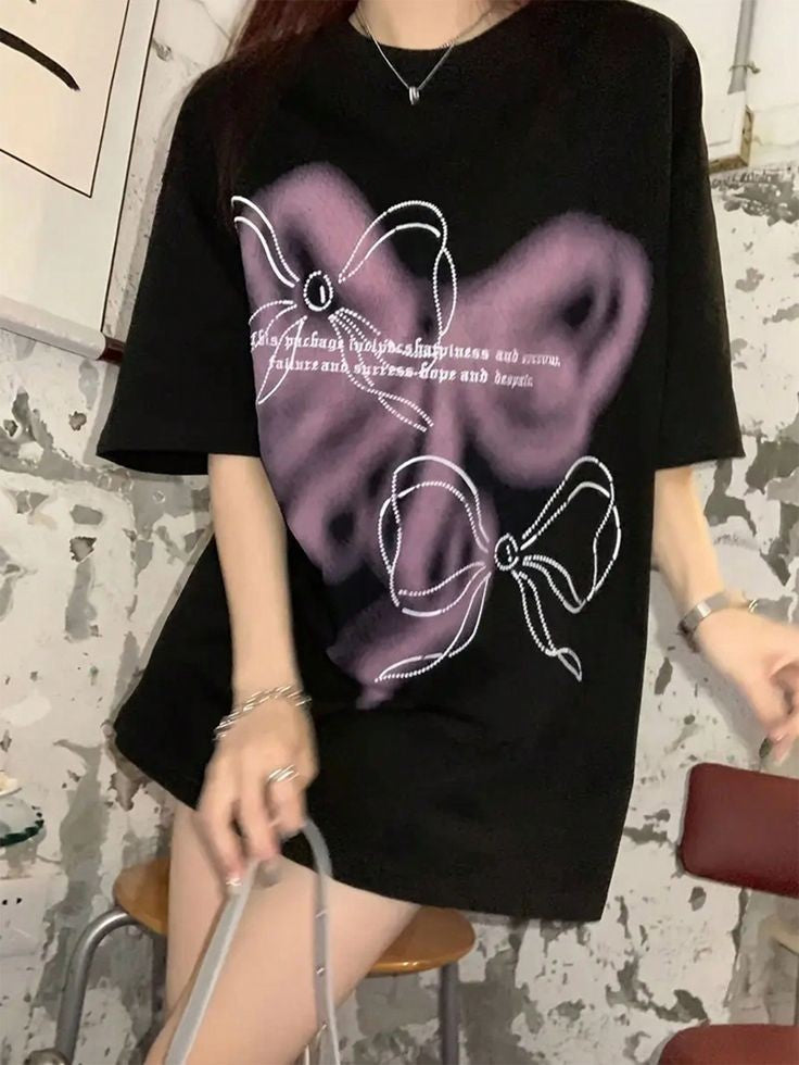 "Effortlessly Cool: Oversized Streetwear Tees for Trendsetting Girls"